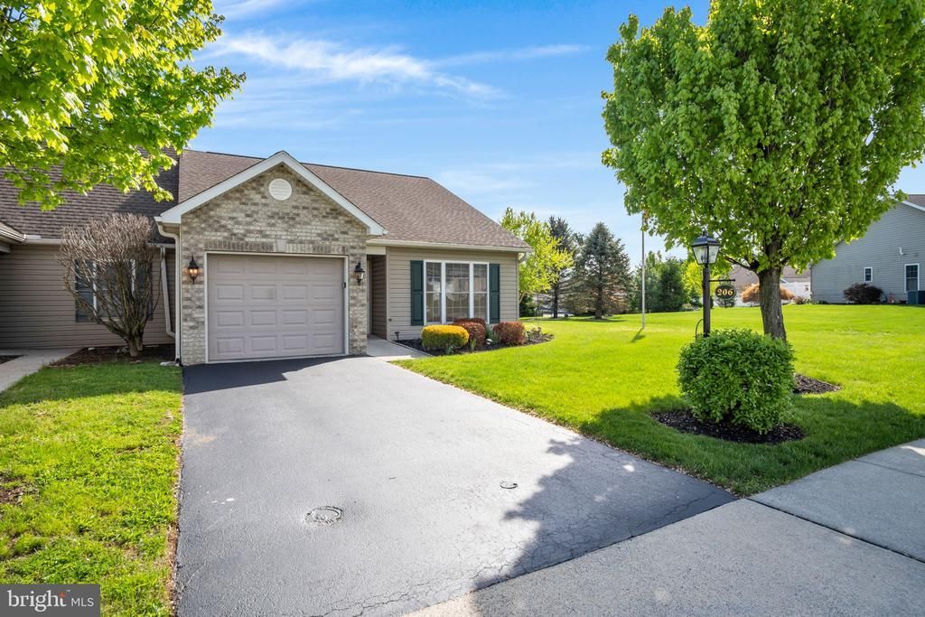 206 BRIGHTON DRIVE , CARLISLE, PA 17015