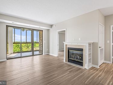 19355 CYPRESS RIDGE TERRACE, Unit 1022, LEESBURG, VA 20176