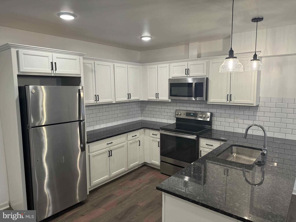 6649 Ridge Avenue , Unit B101, Philadelphia, PA 19128 Main Photo