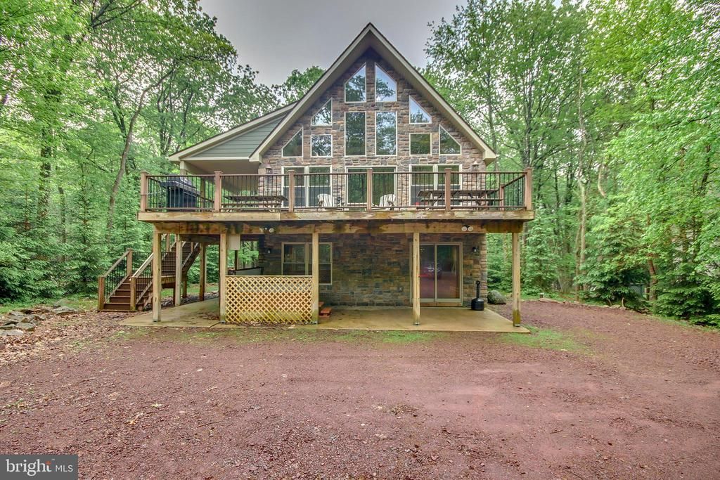 87 Pineknoll Drive , Lake Harmony, PA 18624 Main Photo