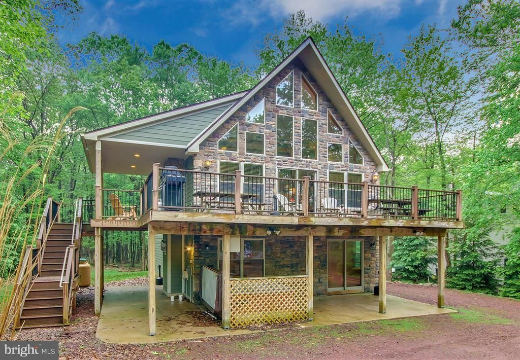 87 Pineknoll Drive , Lake Harmony, PA 18624 Main Photo