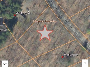 93 TIFFANY RD, HAWLEY, PA 18428