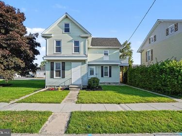 21 E MAPLE STREET , CLEONA, PA 17042