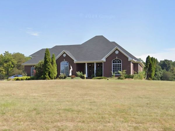 1045 McClure Rd, Clarksville, TN 37040