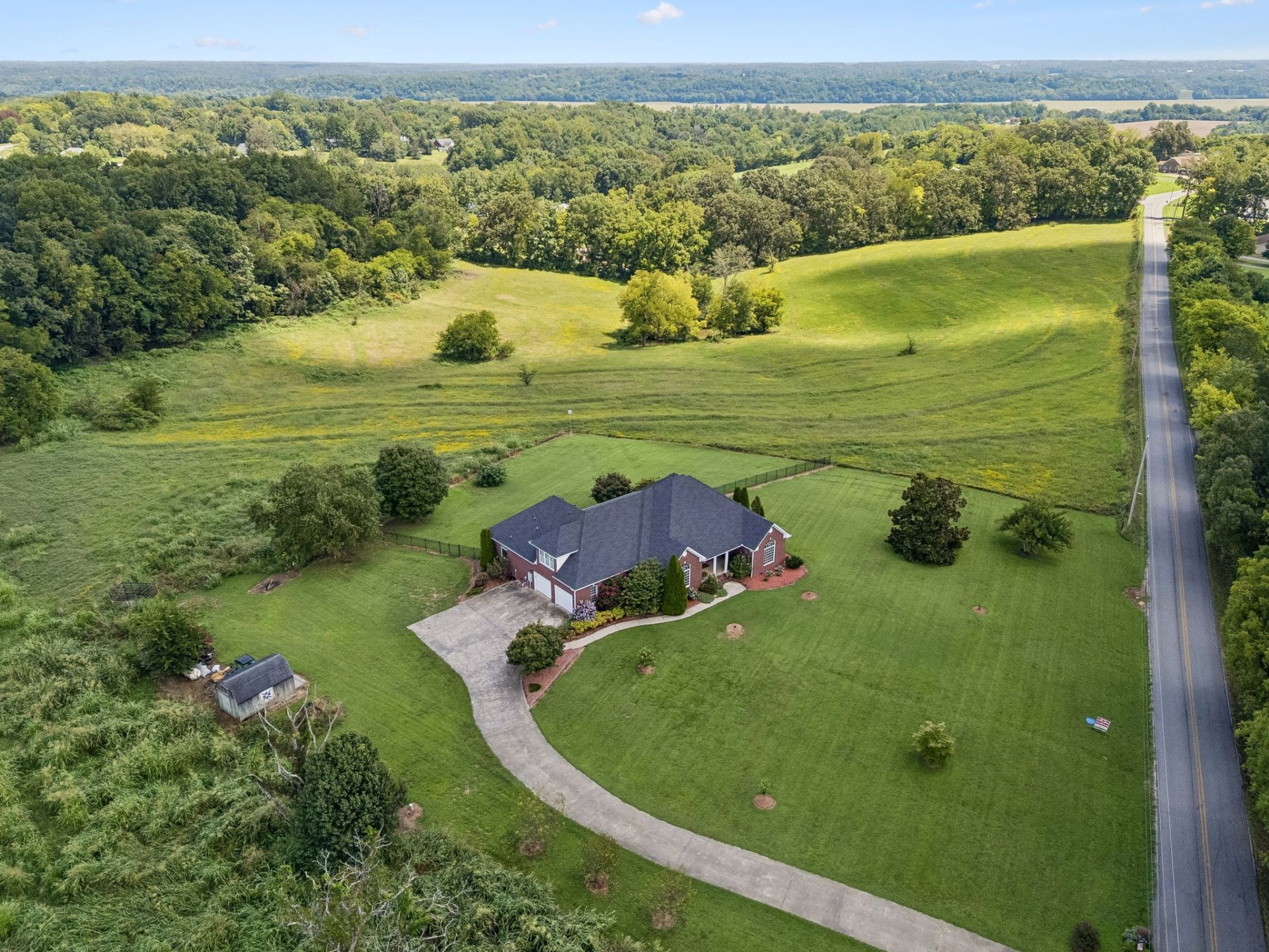 1045 McClure Rd Clarksville, TN 37040