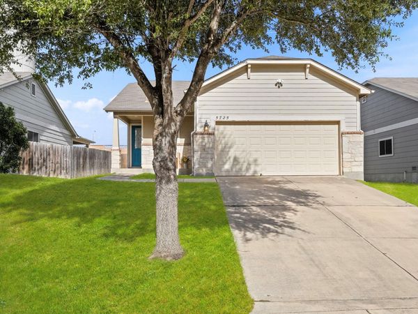 5725 Maxfli DR, Schertz, TX 78108