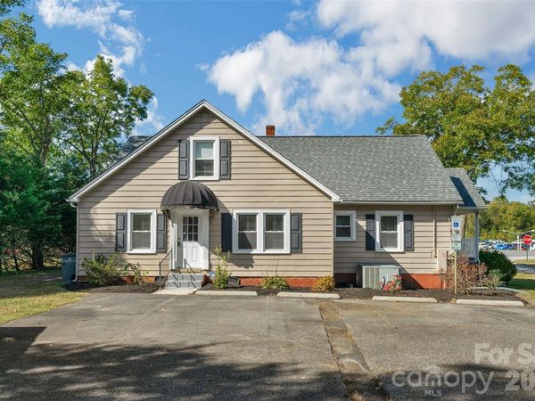 2801 S Cannon Boulevard , Kannapolis, NC 28083