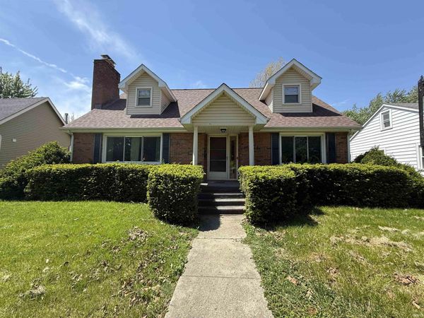 132 N 10th Street, Elwood, IN 46036
