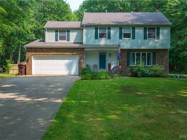 8969 Hammond Drive, Eden, NY 14057