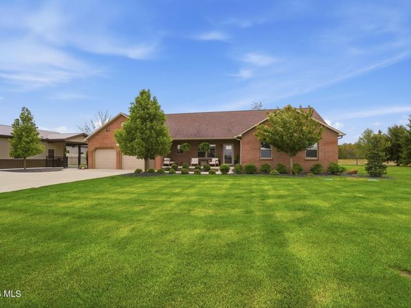 15111 County Road M , Wauseon, OH 43567