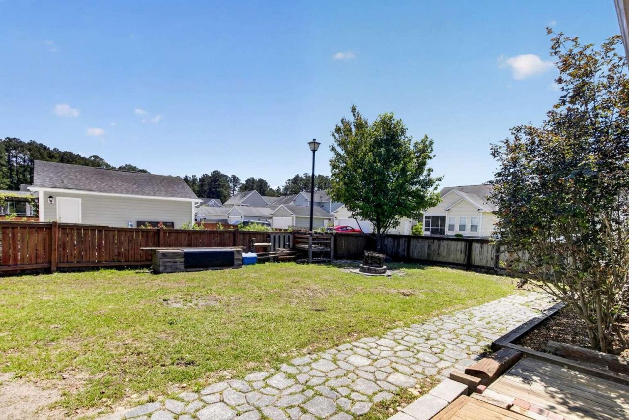 235 Cameron Street Photo 13