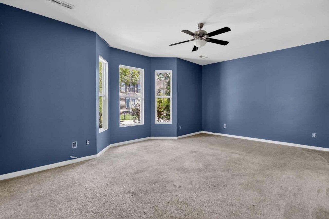 235 Cameron Street Photo 7