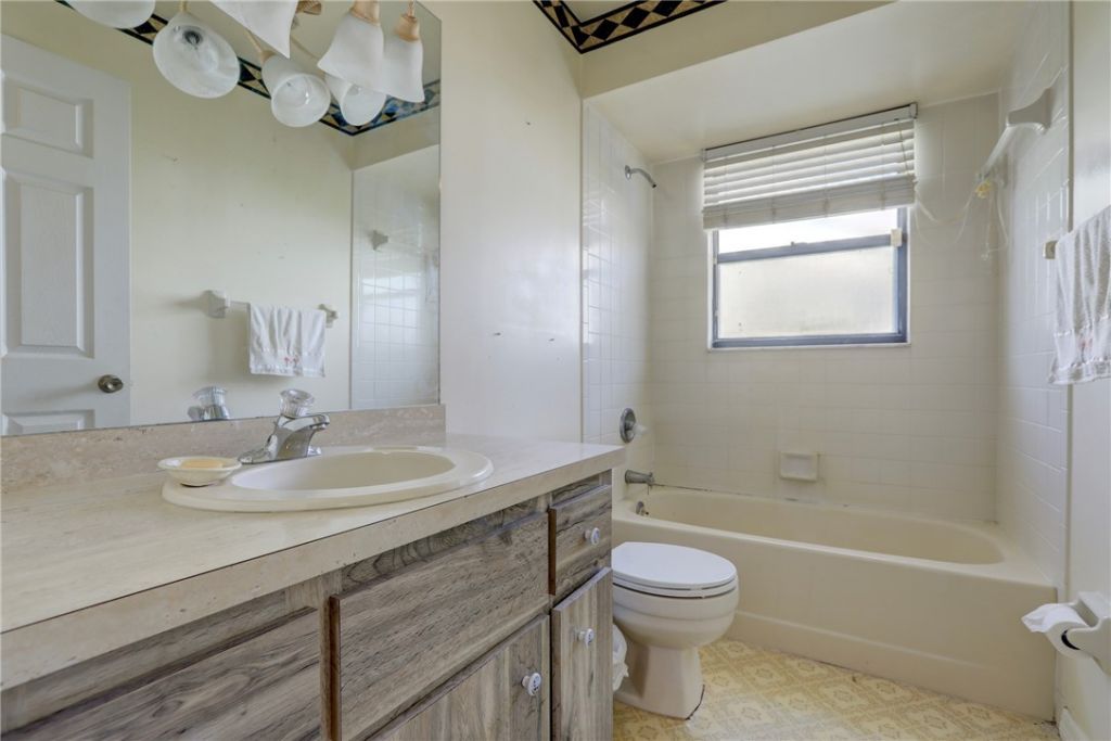 1061 Carnation Drive, Sebastian, FL 32958 Photo