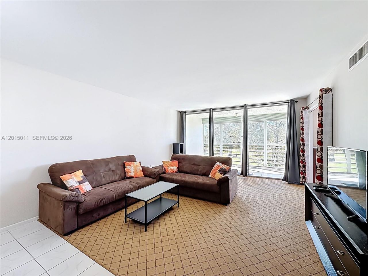 605 Oaks Dr, Unit 405, Pompano Beach, FL 33069 Photo