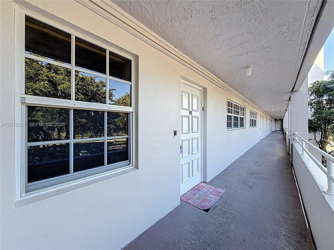 605 Oaks Dr, Unit 405, Pompano Beach, FL 33069 Photo