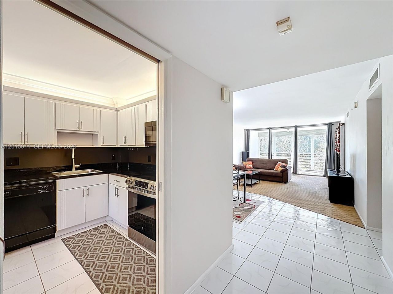 605 Oaks Dr, Unit 405, Pompano Beach, FL 33069 Photo