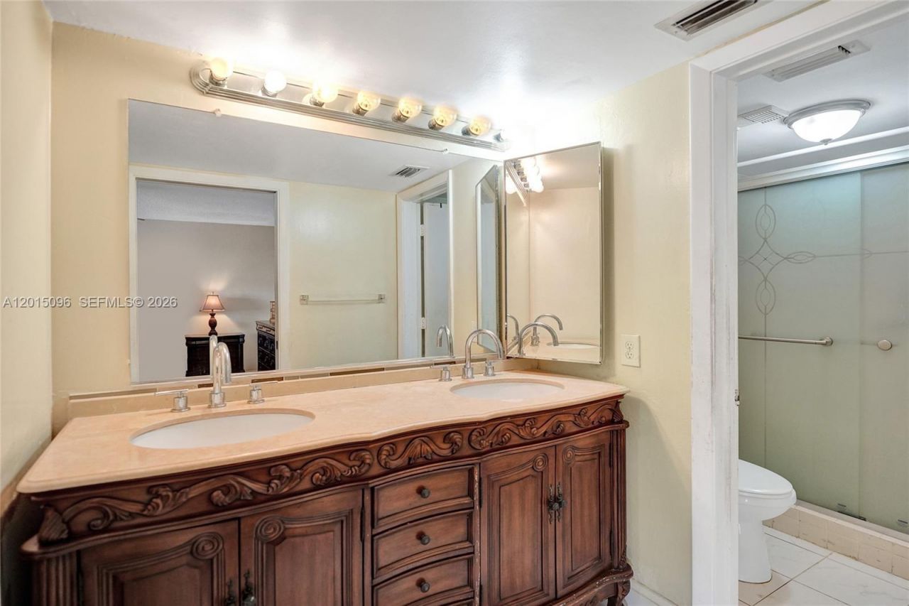 4960 E Sabal Palm Blvd , Unit 203, Tamarac, FL 33319 Photo