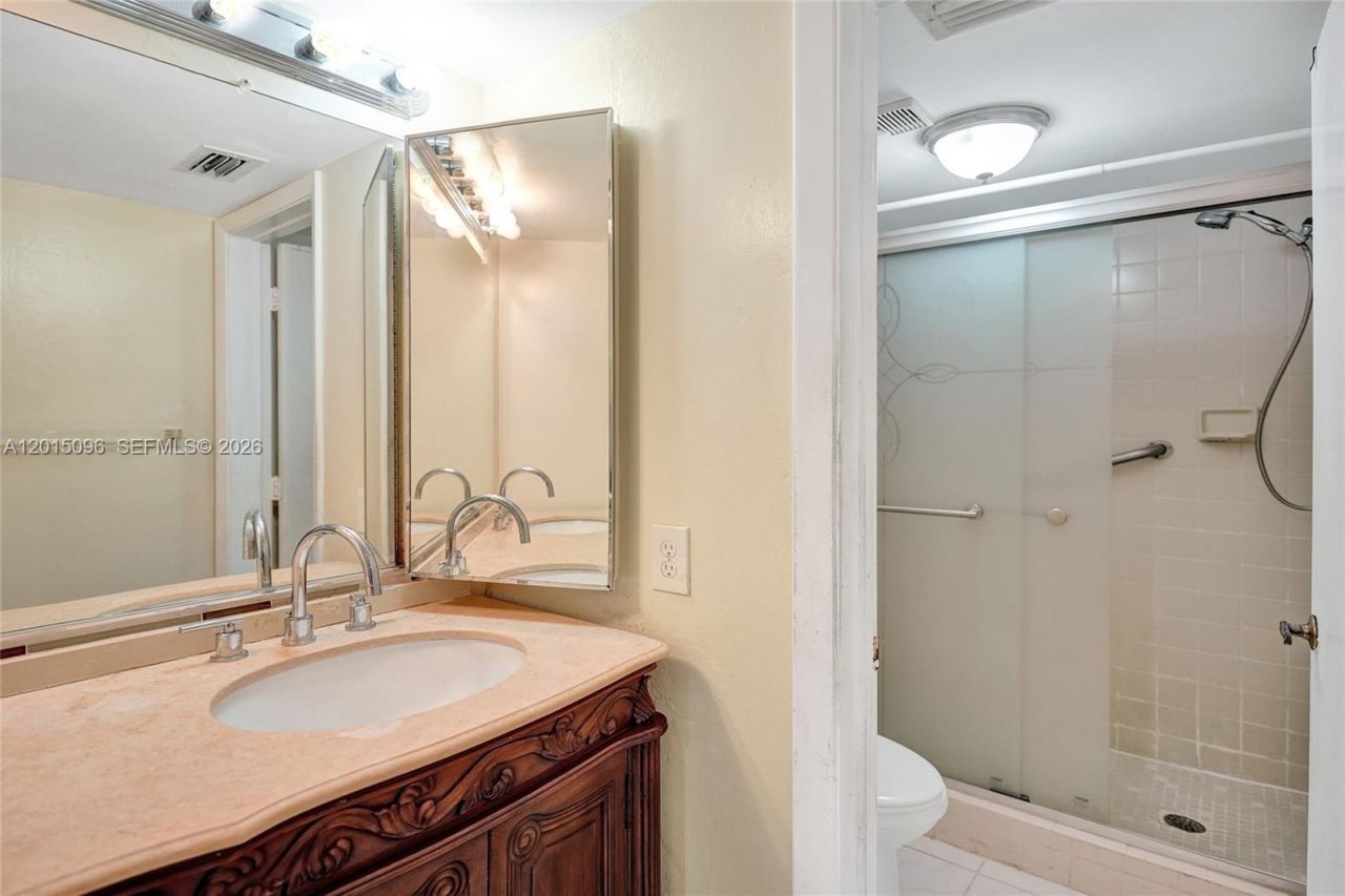 4960 E Sabal Palm Blvd , Unit 203, Tamarac, FL 33319 Photo