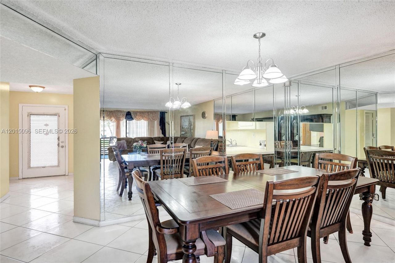 4960 E Sabal Palm Blvd , Unit 203, Tamarac, FL 33319 Photo