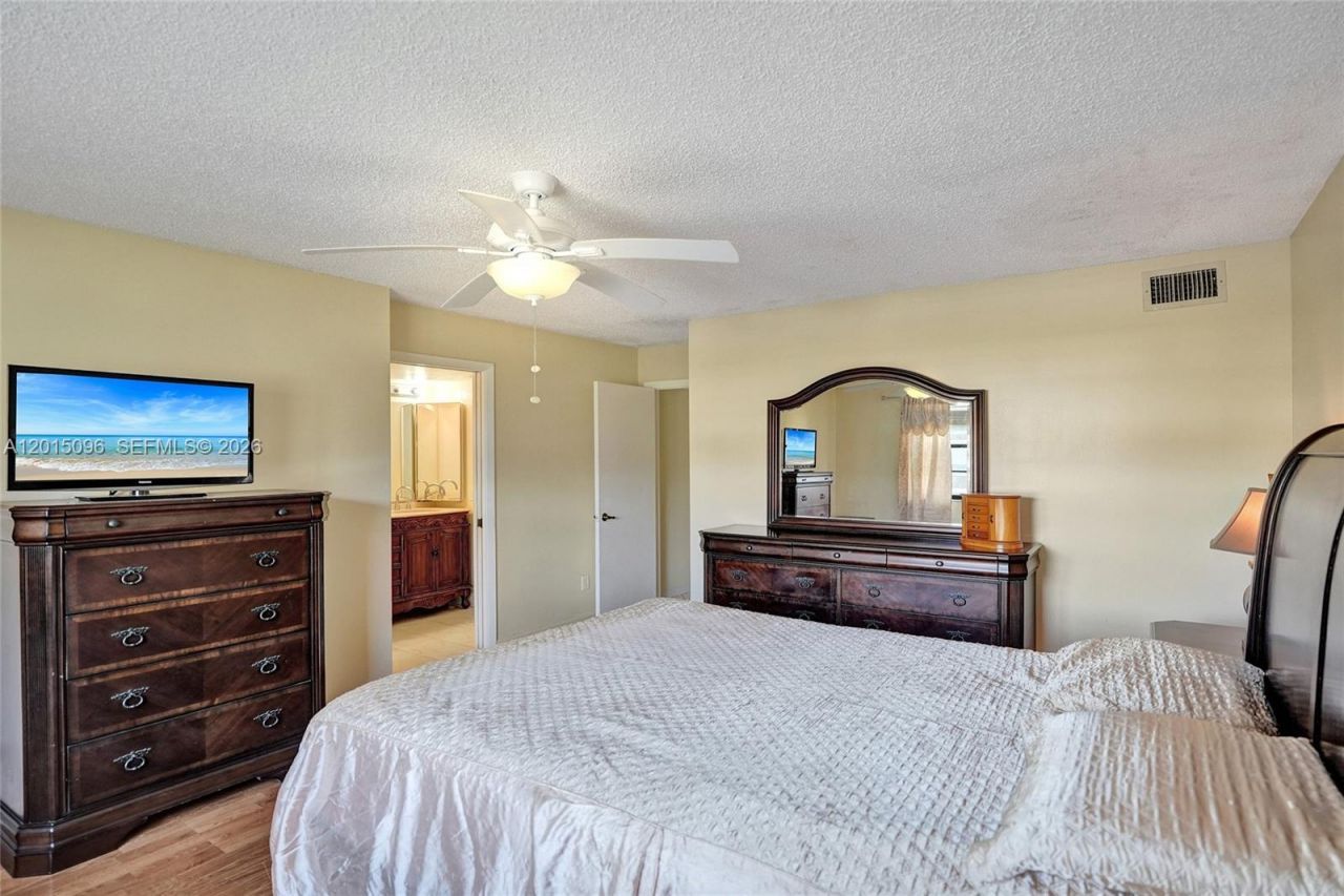 4960 E Sabal Palm Blvd , Unit 203, Tamarac, FL 33319 Photo