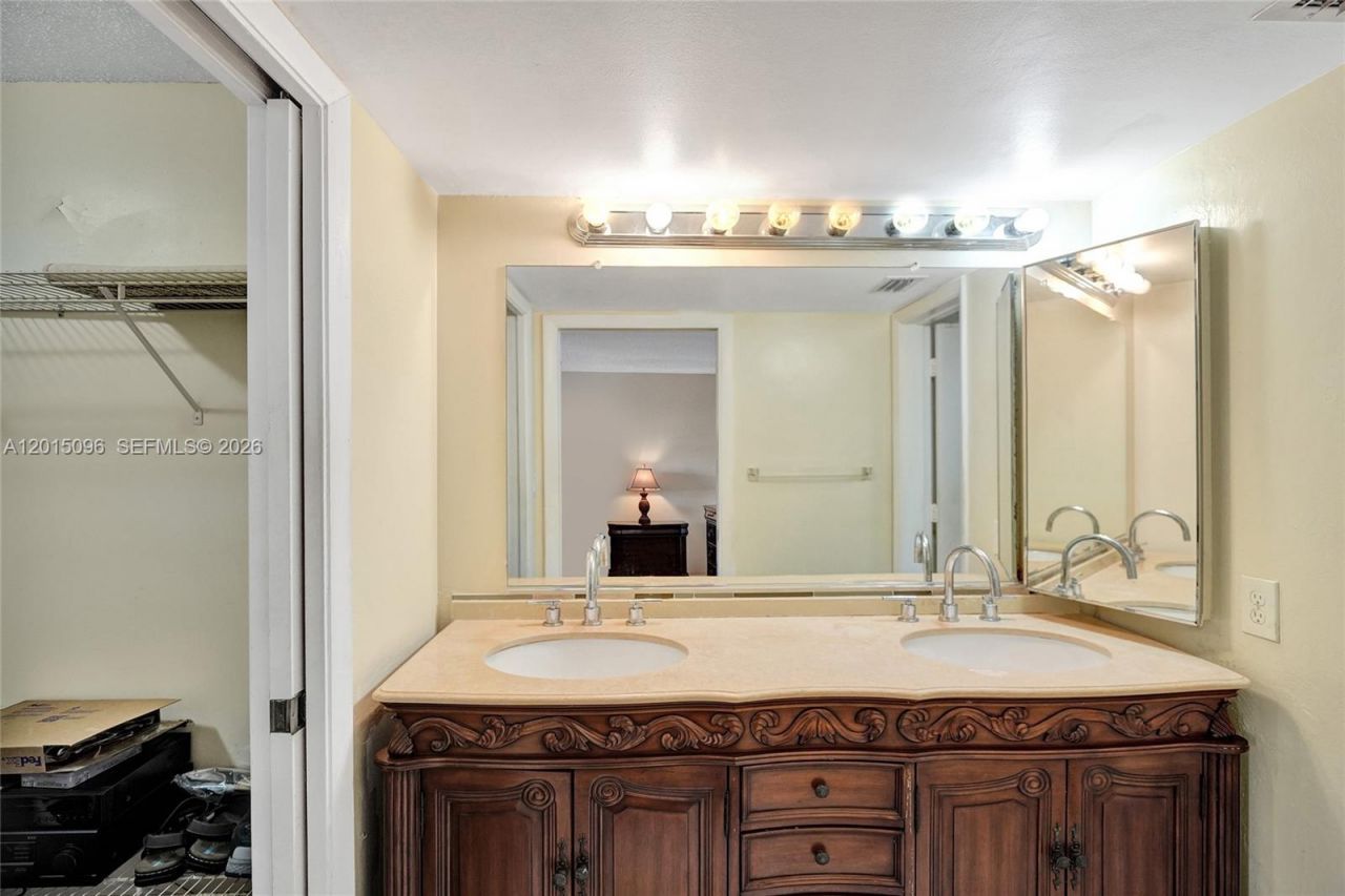 4960 E Sabal Palm Blvd , Unit 203, Tamarac, FL 33319 Photo