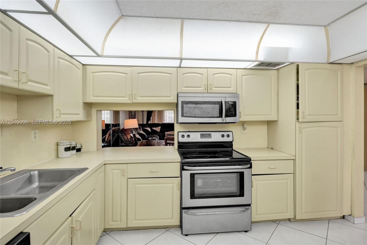 4960 E Sabal Palm Blvd , Unit 203, Tamarac, FL 33319 Photo