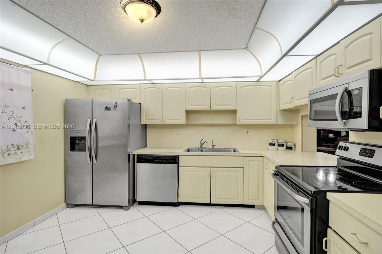4960 E Sabal Palm Blvd , Unit 203, Tamarac, FL 33319 Photo