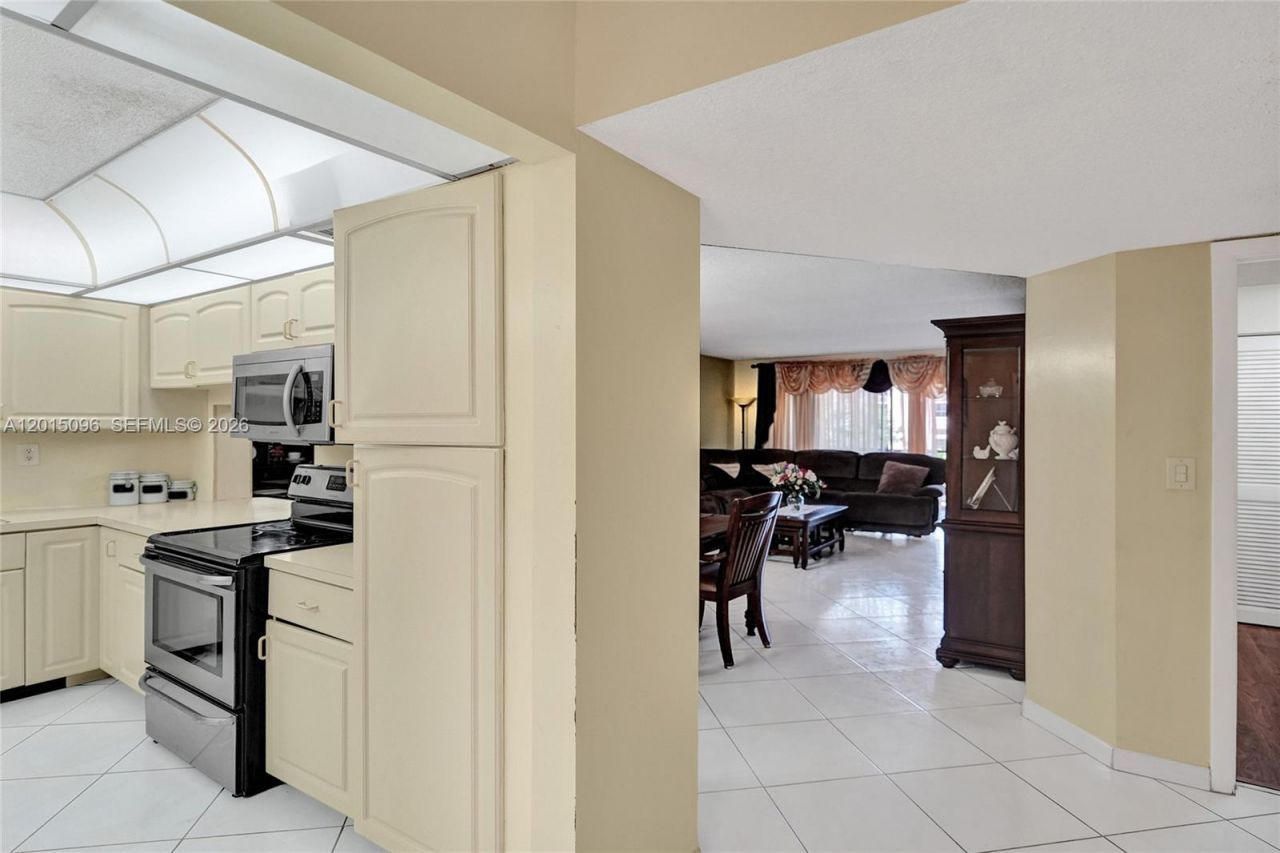 4960 E Sabal Palm Blvd , Unit 203, Tamarac, FL 33319 Photo