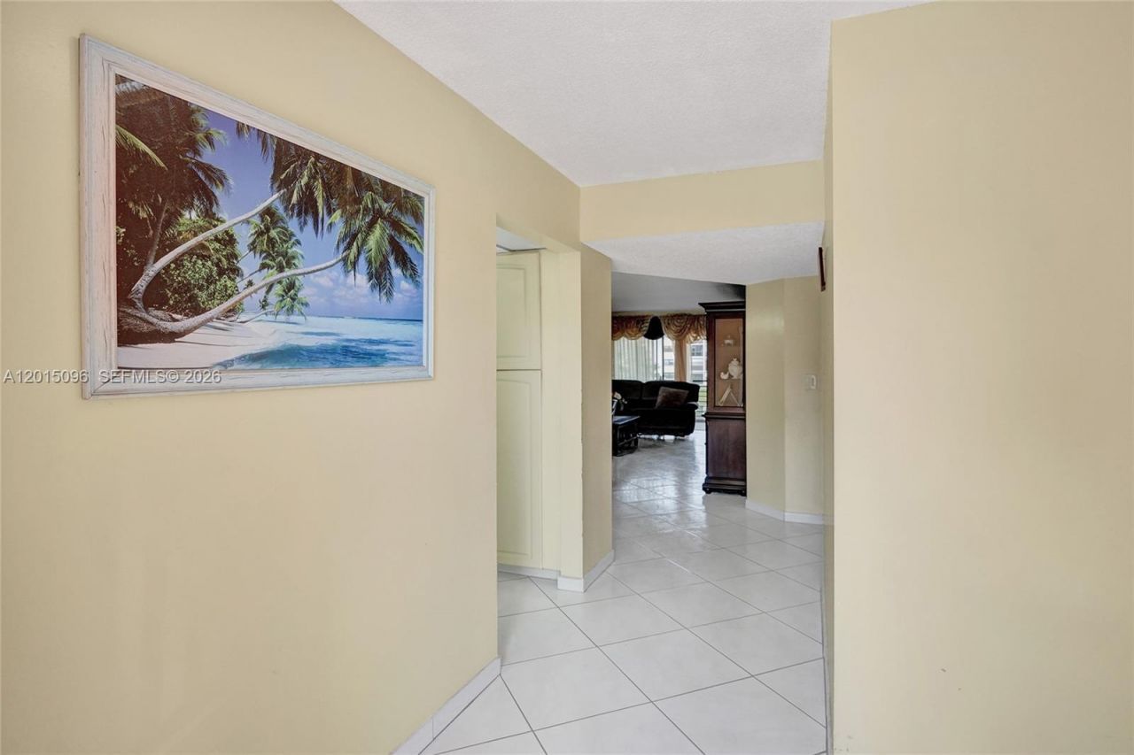 4960 E Sabal Palm Blvd , Unit 203, Tamarac, FL 33319 Photo