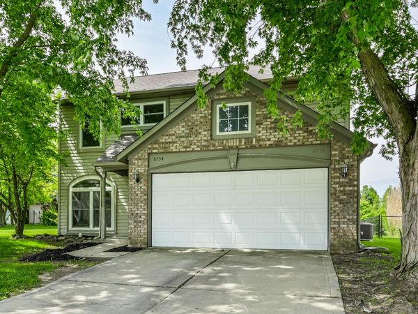 6754 Wimbledon Drive, Zionsville, IN 46077