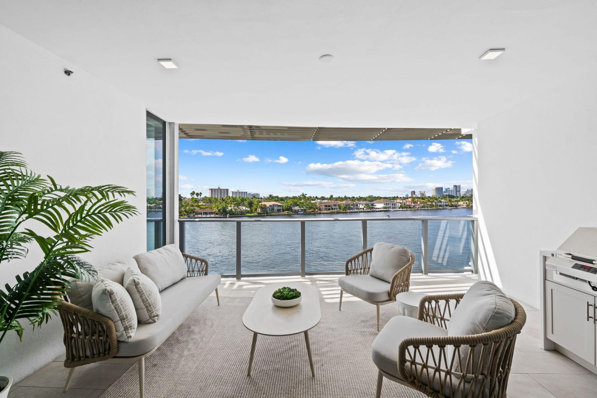 435 Bayshore Drive, Unit 302, Fort Lauderdale, FL 33304 Main Photo