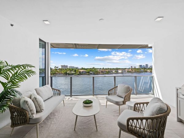 435 Bayshore Drive, Unit 302, Fort Lauderdale, FL 33304