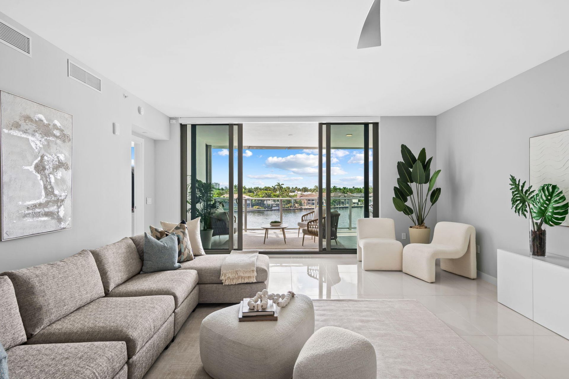 435 Bayshore Drive, Unit 302, Fort Lauderdale, FL 33304 Photo
