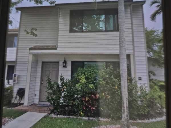 9752 NW 37th Street, Unit 7g, Sunrise, FL 33351