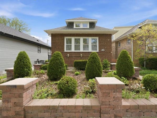 1715 Hartrey Avenue , Evanston, IL 60201