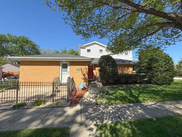 326 S Chase Avenue , Lombard, IL 60148