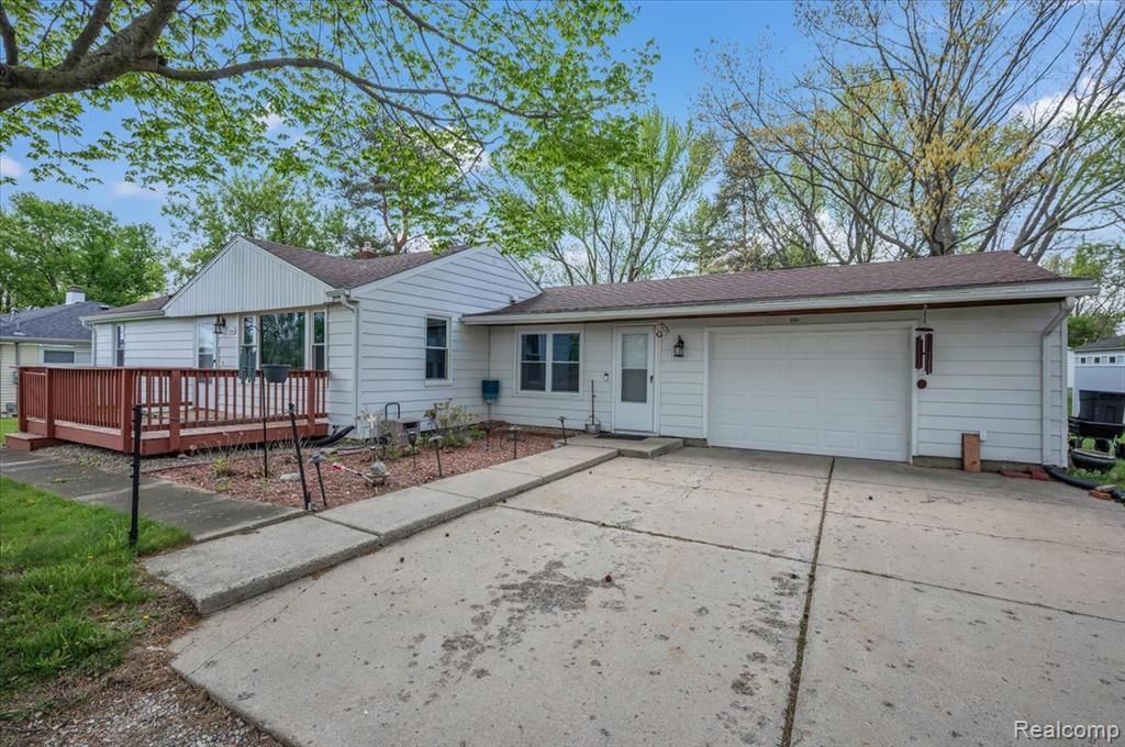 1084 E Grand Blanc Road, Grand Blanc Township, MI 48439 Main Photo