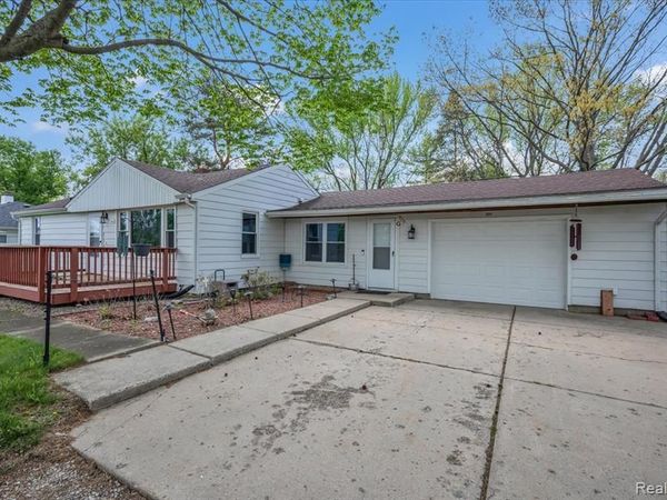 1084 E Grand Blanc Road, Grand Blanc Twp, MI 48439