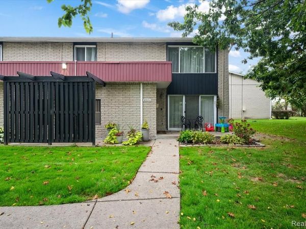 8323 Karam Boulevard, Warren, MI 48093