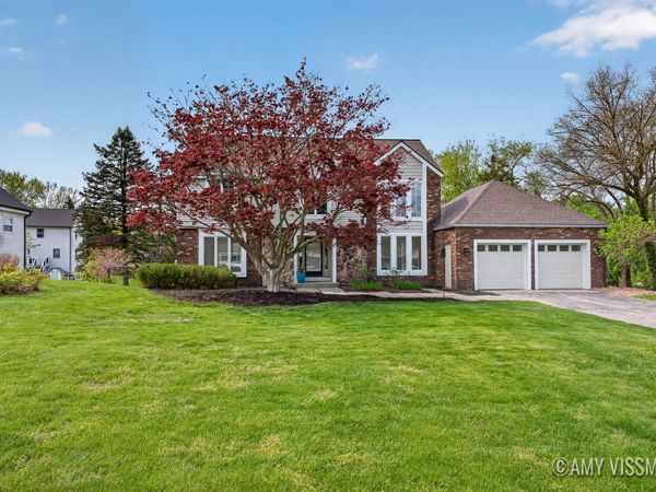 3415 N Applecrest Court SE, Ada, MI 49301