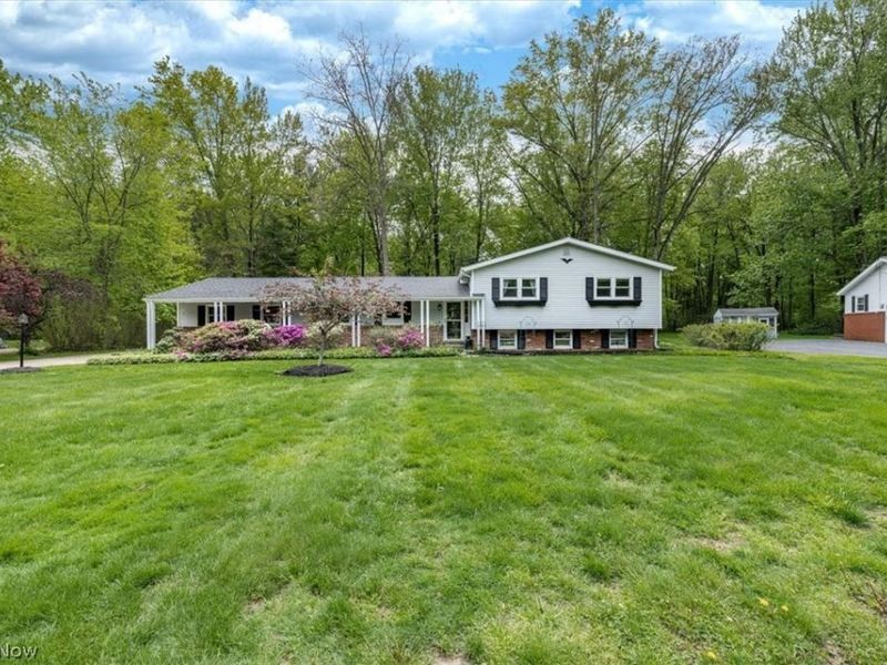 9412 Beaver Creek Drive, Mentor, OH 44060 Photo 1