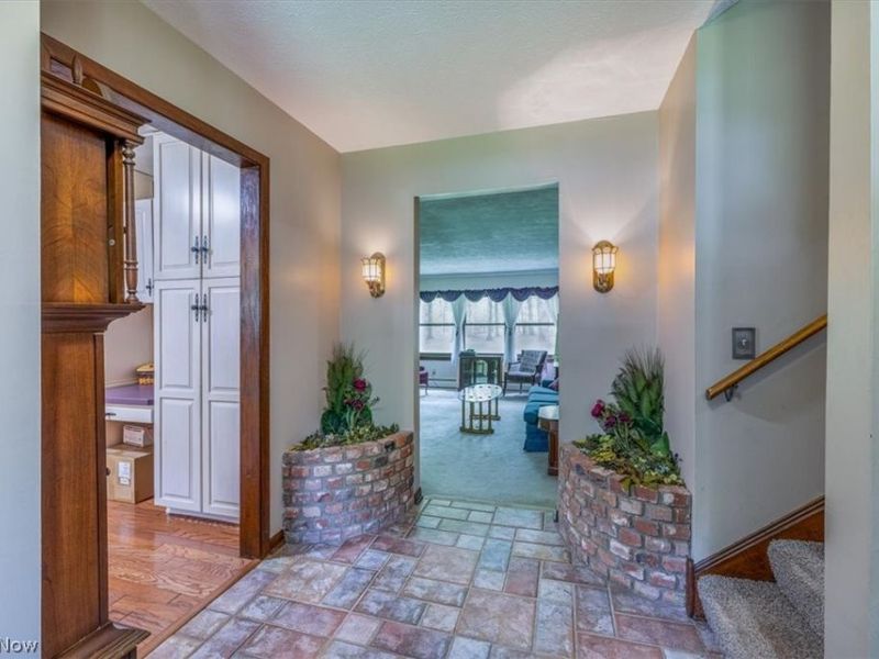 9412 Beaver Creek Drive, Mentor, OH 44060 Photo 3