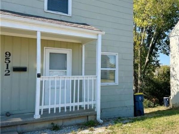 9512 Charlotte Street, Kansas City, MO 64131
