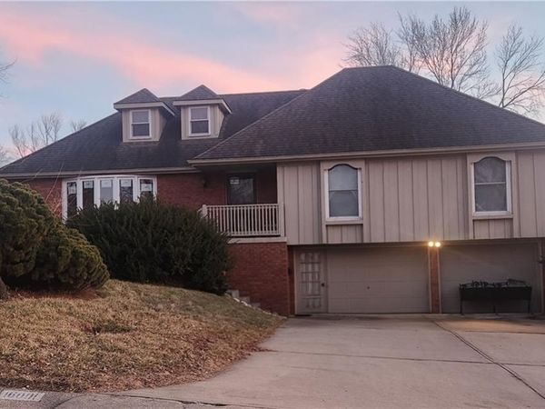 16001 E 30 Street, Independence, MO 64055