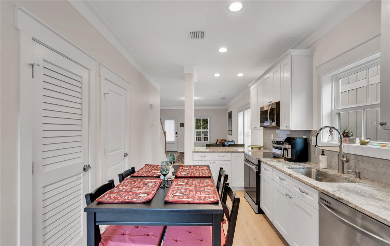 340 6th Street E, Bradenton, FL 34208 Photo