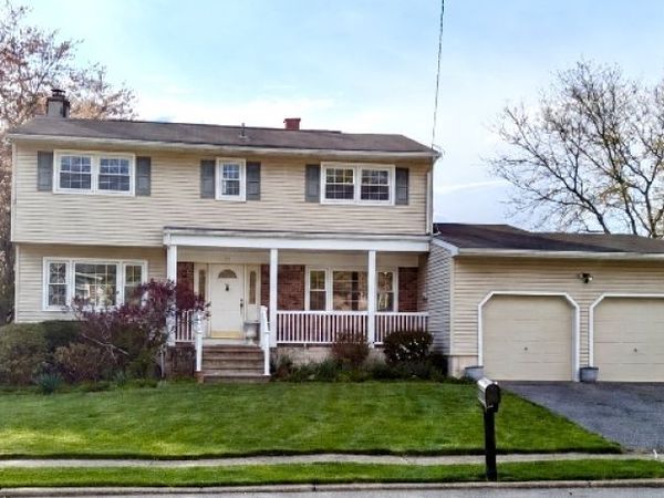57 Clover Hill Dr, Mount Olive, NJ 07836