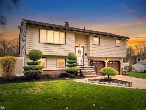 63 Arden St, Franklin, NJ 08873