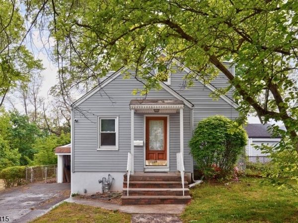 129 Pake St, Nutley, NJ 07110