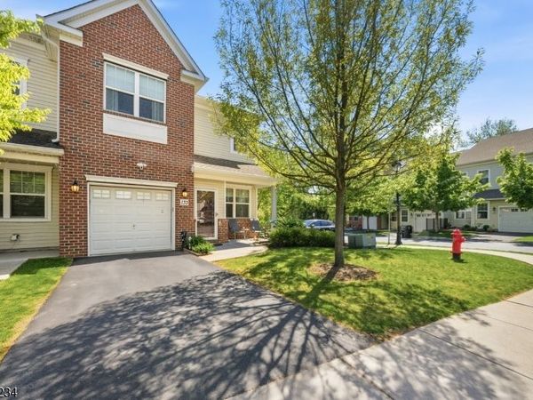 133 Savoth Ln, Woodbridge, NJ 07067