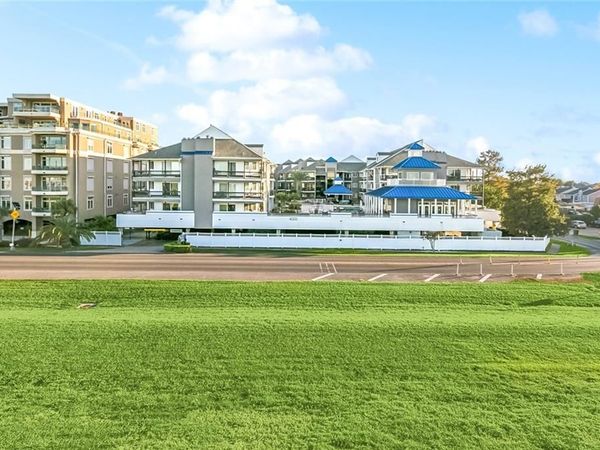 420 METAIRIE HAMMOND Highway , Unit 331, Metairie, LA 70005